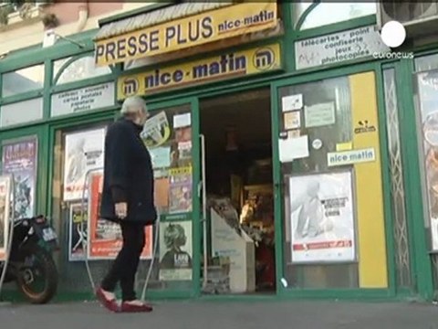 La crise plombe les bourses et révolte les indignés