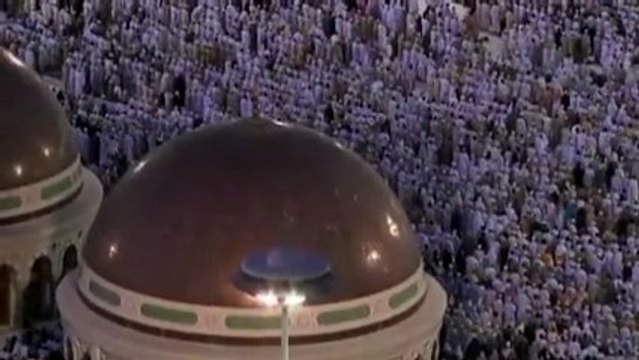 Pilgrims flock to Mecca to perform annual haj
