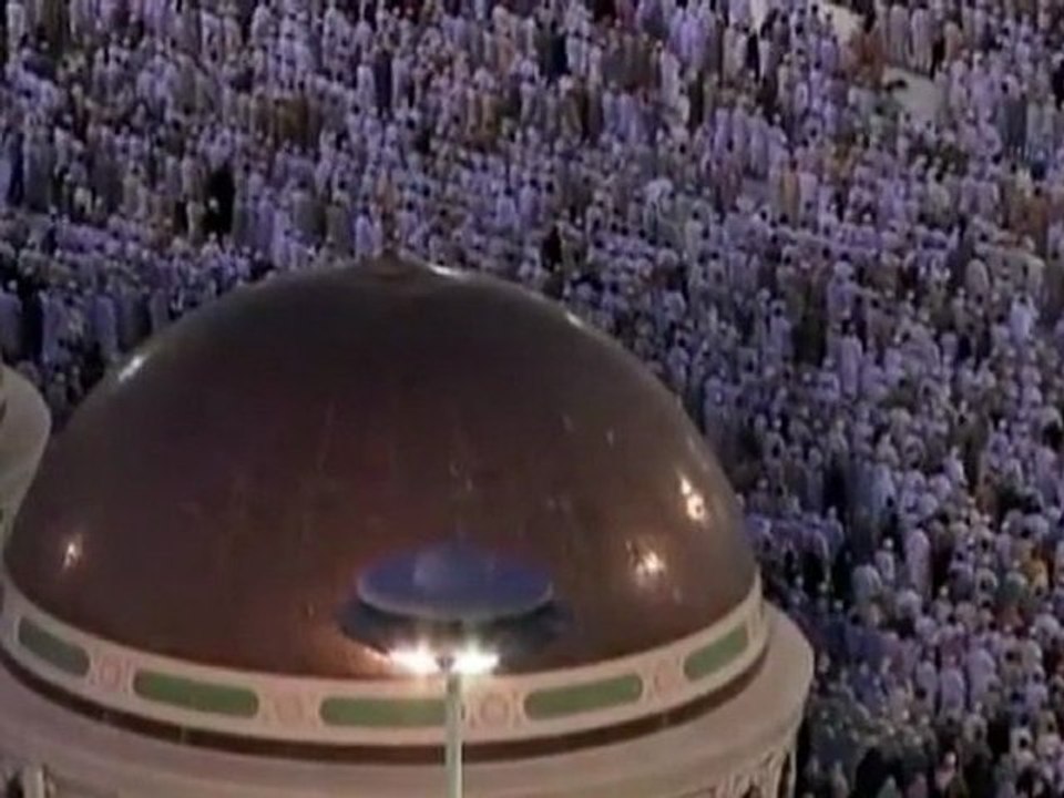 Pilgrims flock to Mecca to perform annual haj