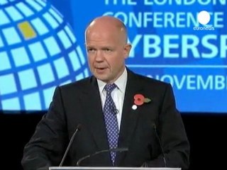 Cyberespace : William hague meet en garde les pays...