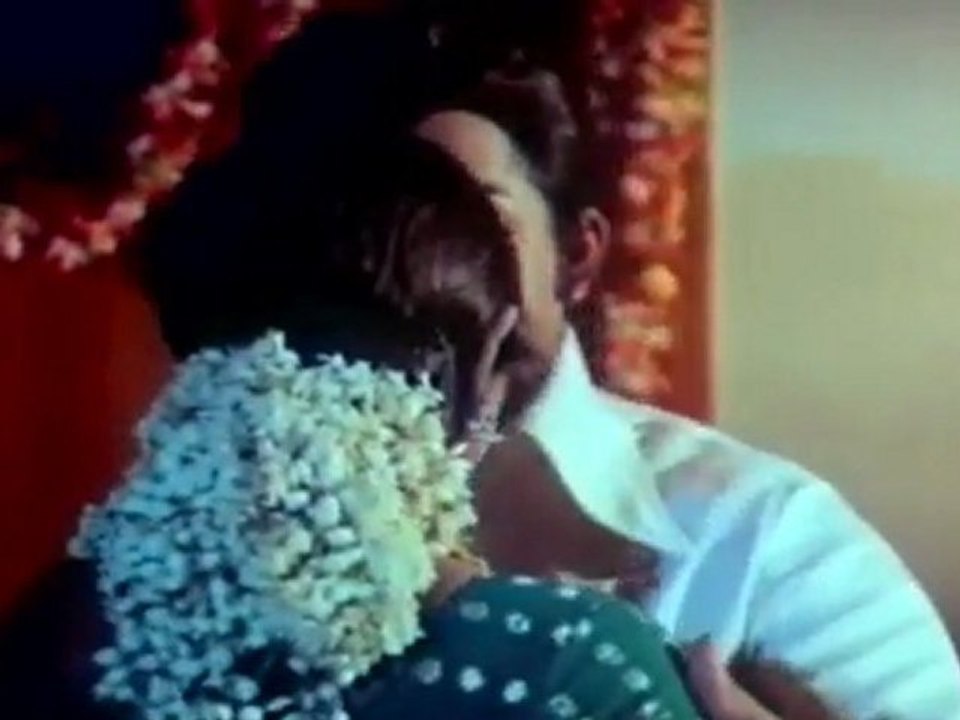 Pakalil Oru Iravu-scene 9.mov