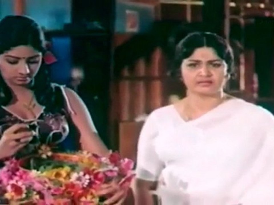 Pakalil Oru Iravu-scene 5.mov