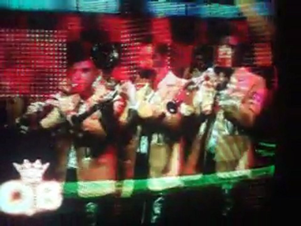 BANDA MS EN "QUE QUIERE LA BANDA"...CANTANDO AL DESPERTAR 27/OCT/2011