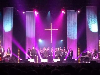 "Les prêtres" - Quand on a que l'amour (Zénith de Lille, 29 octobre 2011)