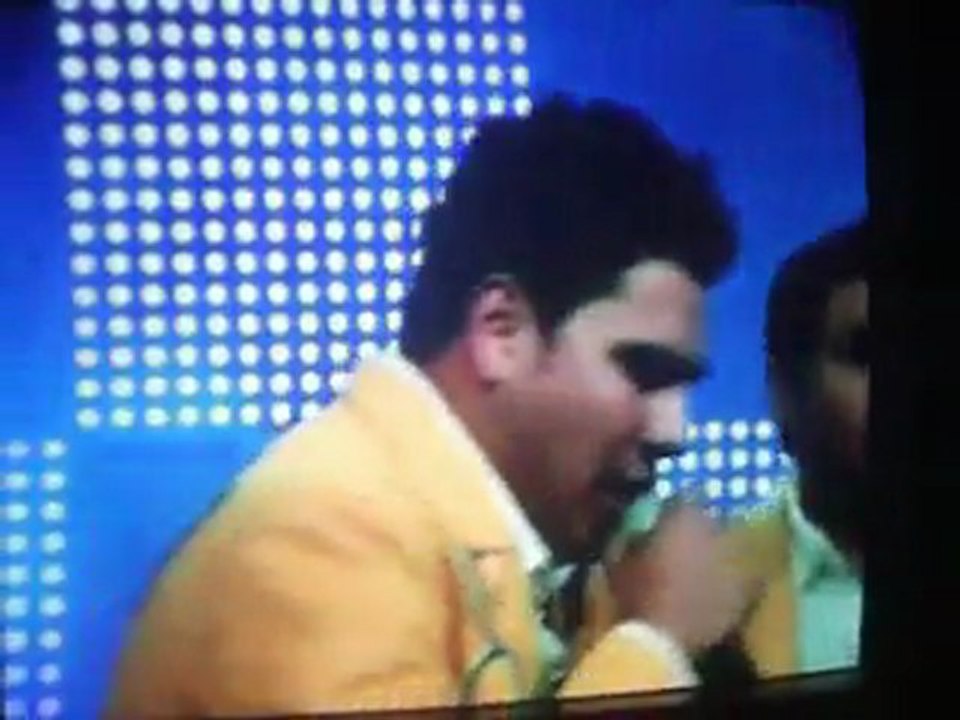 BANDA MS EN "QUE QUIERE LA BANDA"...CANTANDO EL 24 27/OCT/2011