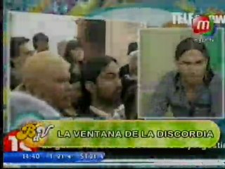 Nazarena Vélez vs. Daniel Agostni