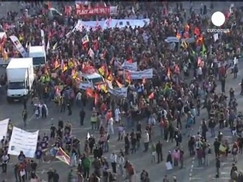 Crisi greca, Parigi e Berlino esigono certezze sul sì...