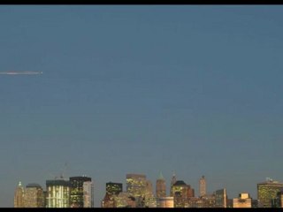 ufo .cigare géant. NYC.( New York City). 01.11.2011......RÉAL......