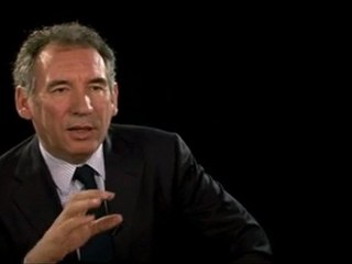 Dur d'être aimé par des cons - Bayrou