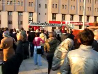 Kent Meydanında İntihar Girişimi