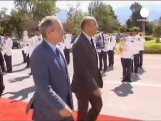 Papandreu, cada vez más aislado políticamente