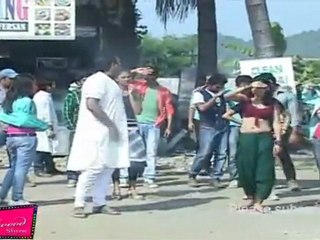 Comedian Ali Hasan Dances With Hot Sexy Babe On Shoot Location