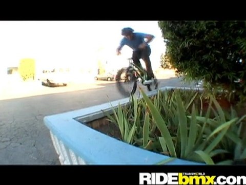 How-To Smith Grind To Hard 180 With Tony Neyer