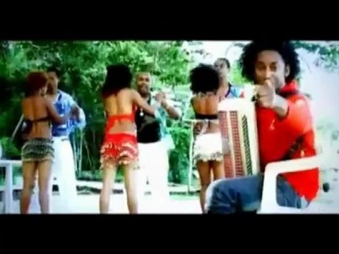 STEPHANIE & MEDICIS( R.I.P) - TSY MISY ROIROY - VEEJAY MARCELLIN REMIX RAGGA BANAIKY 2011