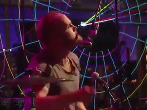 Coldplay - MX Hurts Like Heaven (Live on Letterman 2011)