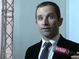 Benoît Hamon réagit à l'annonce d'un référendum sur le plan de sauvetage de son pays décidé par l’Europe.