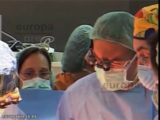 Imágenes de la operación de espina bífida en Barcelona