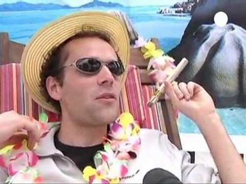 Nizza: proteste teatrali alla vigilia del G20