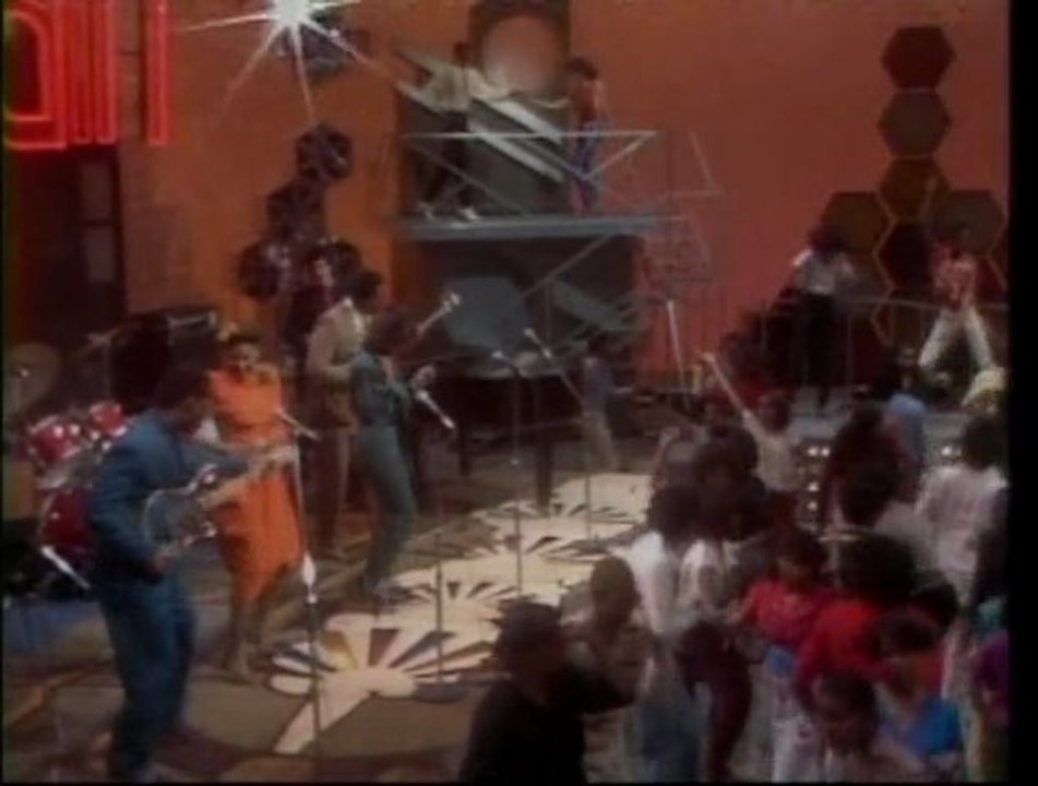 CHIC - 'My Feet Keep Dancing' plus Interview