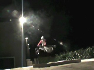 condor superman bus et double whip entre les deux jambes