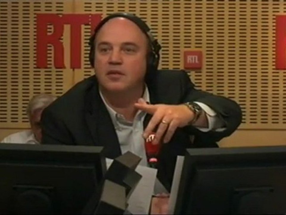 "Le Face à face Aphatie-Menanteau" : l'euro peut-il survivre à la crise actuelle ?