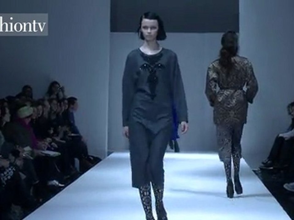 Clements Ribeiro Show Fall 2011 London Fashion Week | FTV
