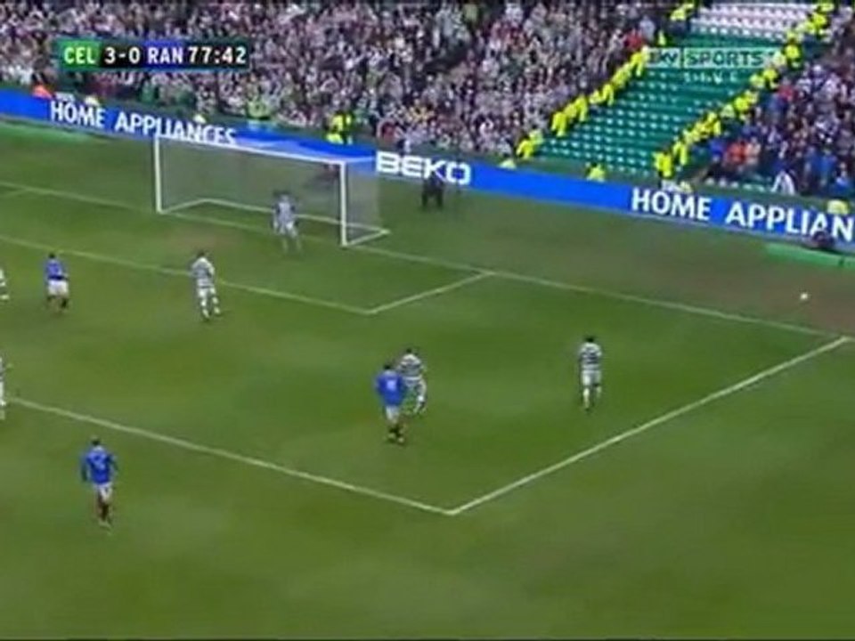 The Celtic fans Just Can't Get Enough - Celtic vs Rangers - Old Firm 20-02-2011