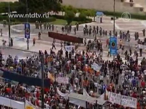 Греческая оппозиция призывает к досрочным выборам