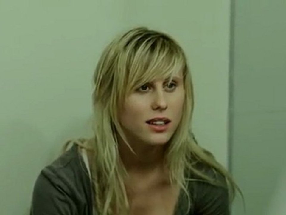 אלין לוי בתמרות עשן-עונה 2 פרק 4