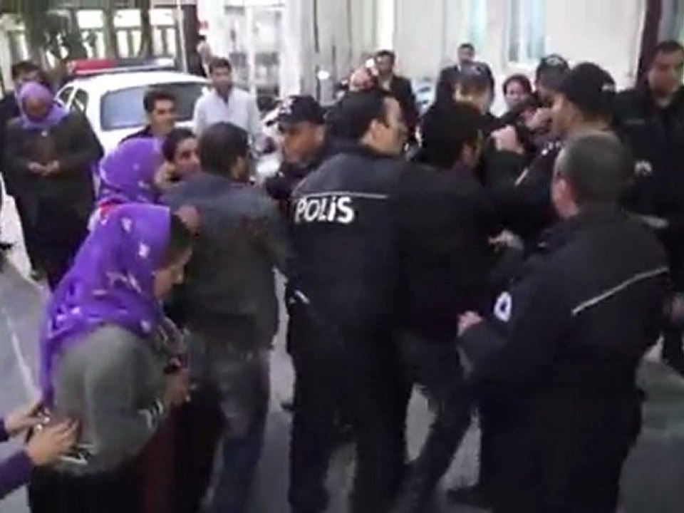 ŞANLIURFA FABRİKA DUVARI ÇÖKTÜ