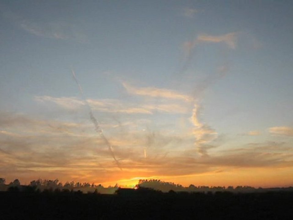 GOLDEN OM – MeditationMusic with powerful Sri AmmaBhagavan