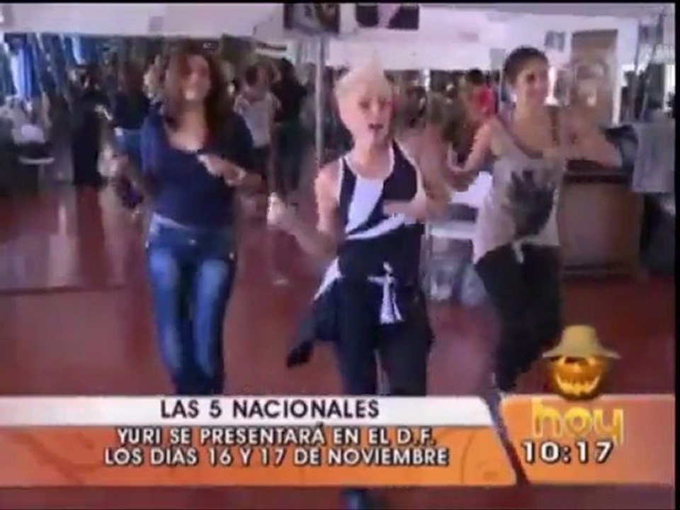 Yuri en compañia de Sandra Echeverria y Maite Perroni ensayando para el Auditorio Nacional (Hoy)