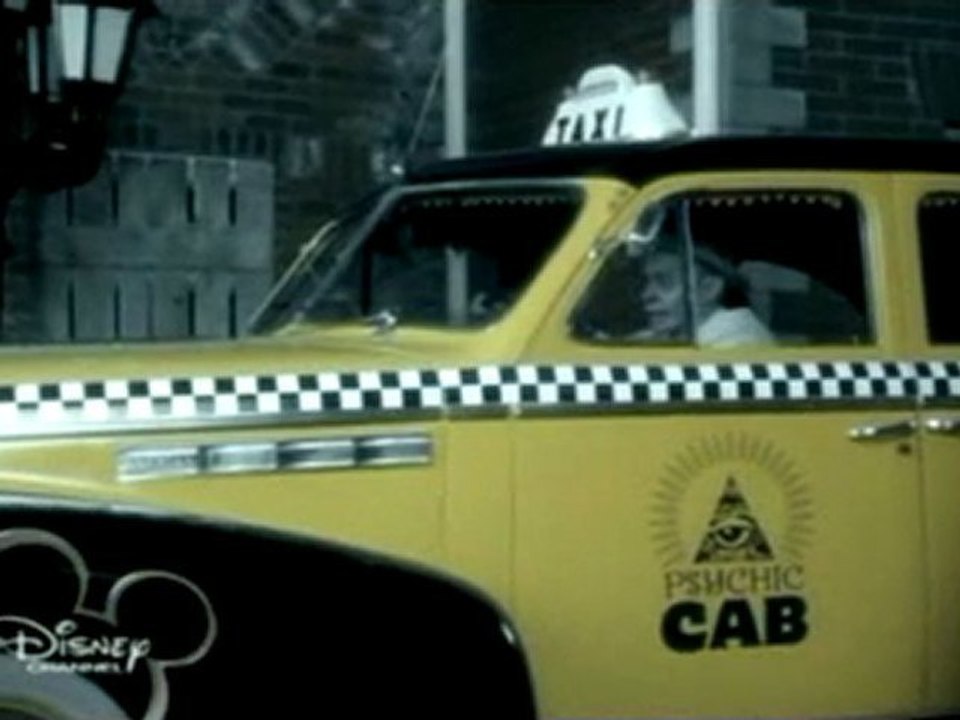 Symbole illuminati dans le film Disney " Les Sorcières d'Halloween 2 "