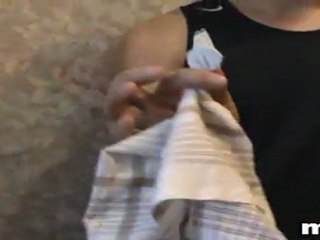 Фокус. Пропускаем монету сквозь платок