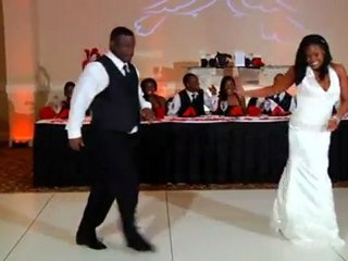 Таткото игра со ќерка си на нејзината венчавка