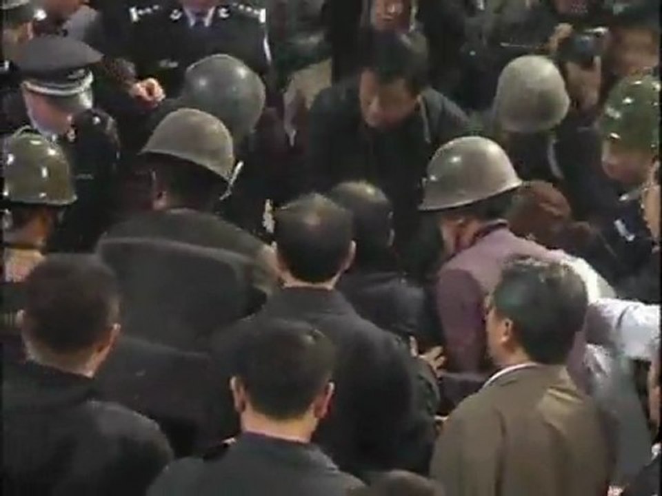 Miners rescued from damaged mine
