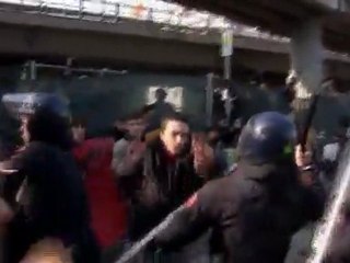 Protesters, police scuffle in Rome