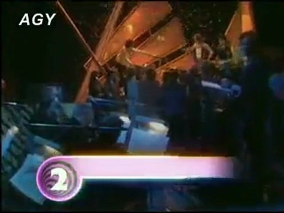 LIQUID GOLD - DANCE YOURSELF DIZZY LIVE ON TOTP AGY