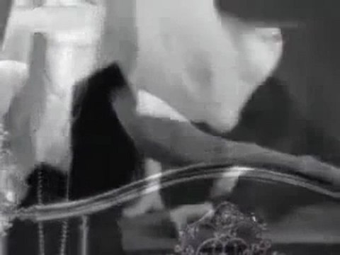 BENDENİZ - BİRİ VAR