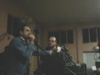 ramon y nen y anrique y el yos cantando en una boda