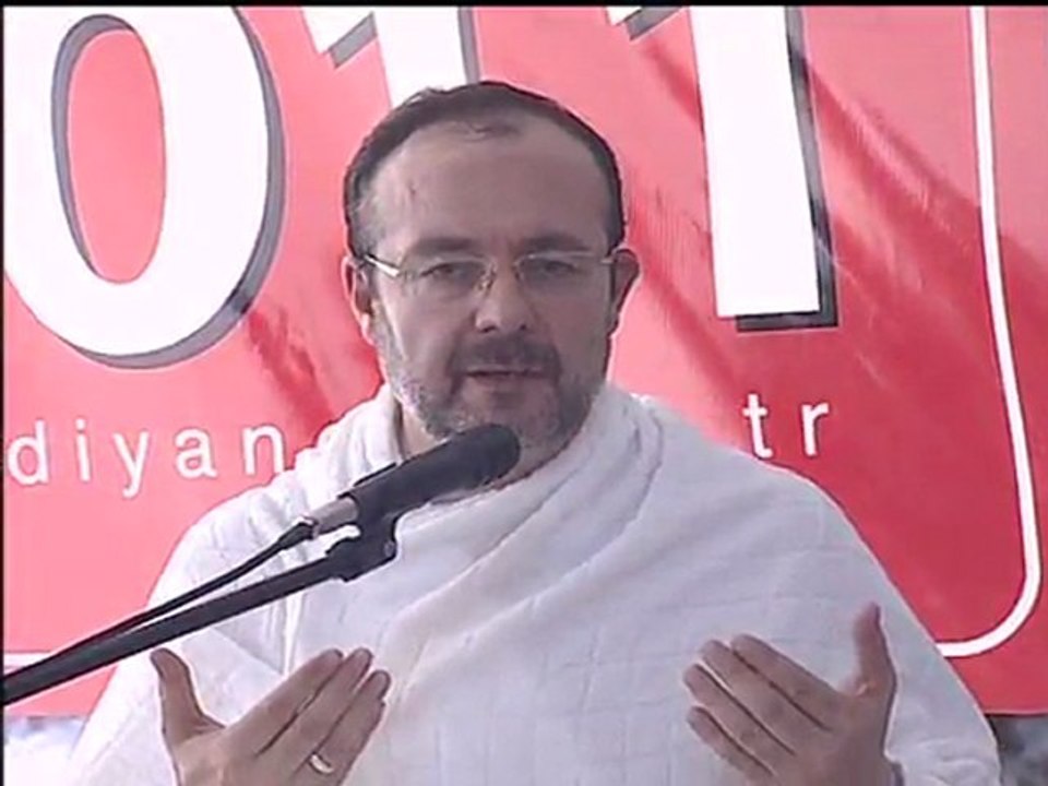 Diyanet işleri başkanı Prof. Dr. Mehmet Görmez Arafatta vakfe Duası LOGOSUZ 5-11-2011