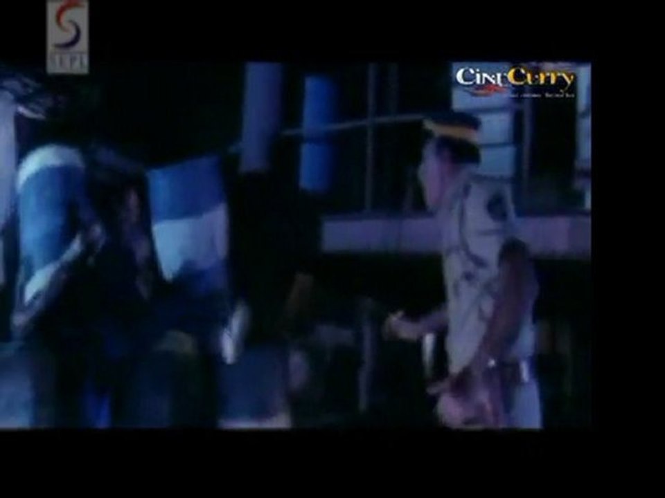 Excellent Action Scene From Hum Do Anjaane