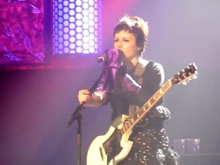 The Cranberries - Zombie - Paris Zenith 2010