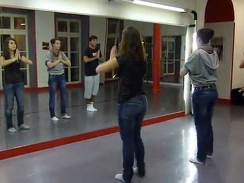 Entrainement 1 pour la Flash mob sur la musique des ricochets pour l'UNICEF (Jeunes Ambassadeurs du Puy en Velay)
