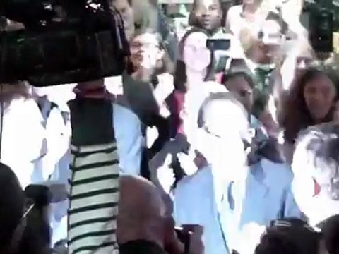 Aux côtés de François Hollande à l'issue du premier débat télévisé des primaires