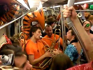 Apéro Métro Halloween avec Fanfare V15-20