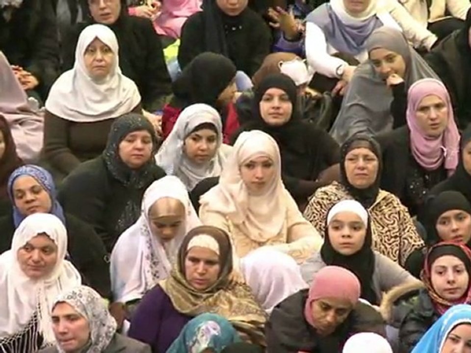 Marseille: prière des musulmans pour l'Aïd al-Adha - Vidéo Dailymotion