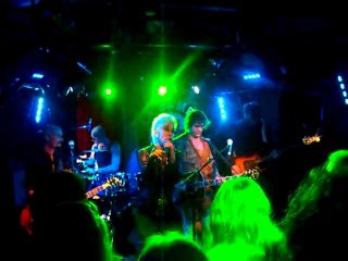 GUMA GUMA live: "Lucius Action  Woman" / Love Circus Tour sur LA DAME DE CANTON 5/11/2011