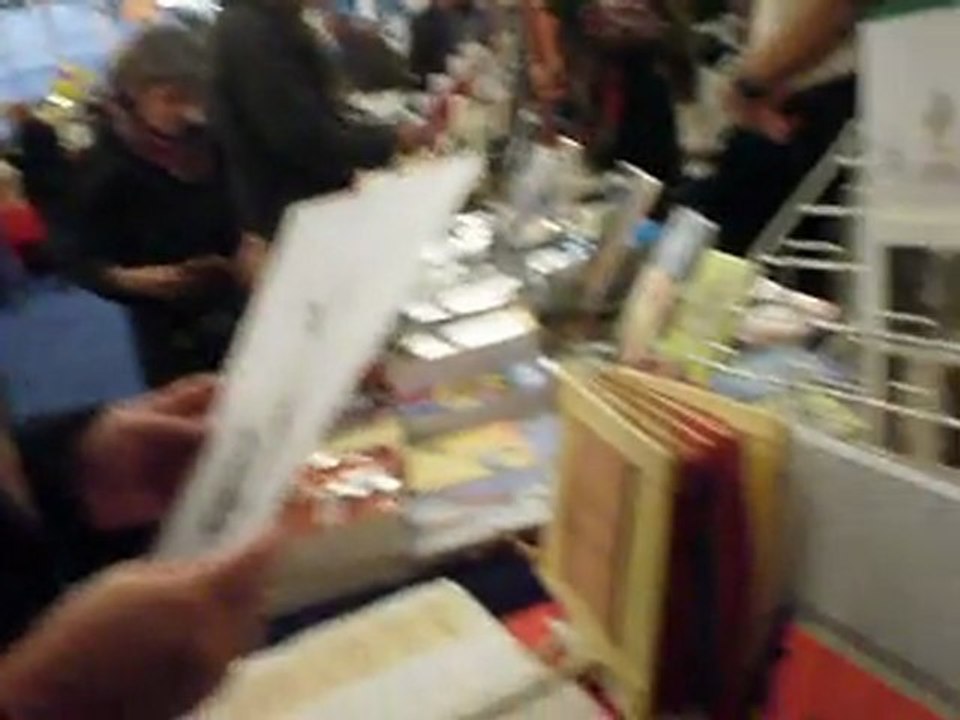 signature de mes portfolios au salon du livre de 2011