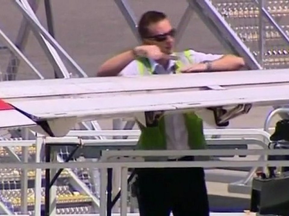 Qantas Airways offers free flights